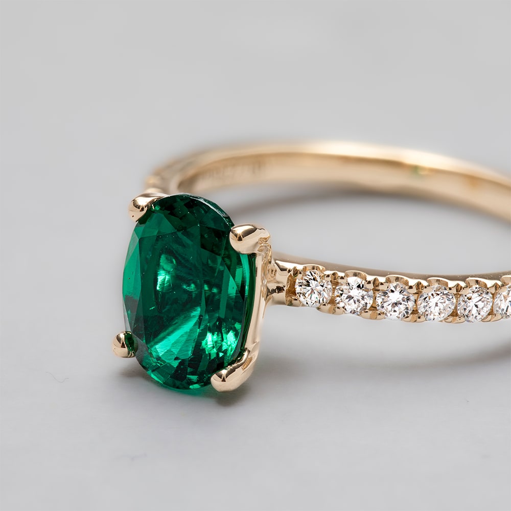 18ct Yellow Gold Oval Lab Emerald Diamonds set Ring