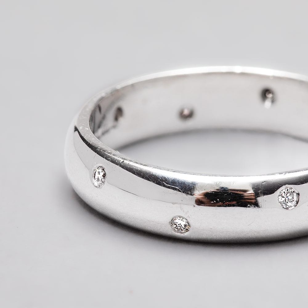 Platinum 4.00mm Inset Alternating Diamond Ring