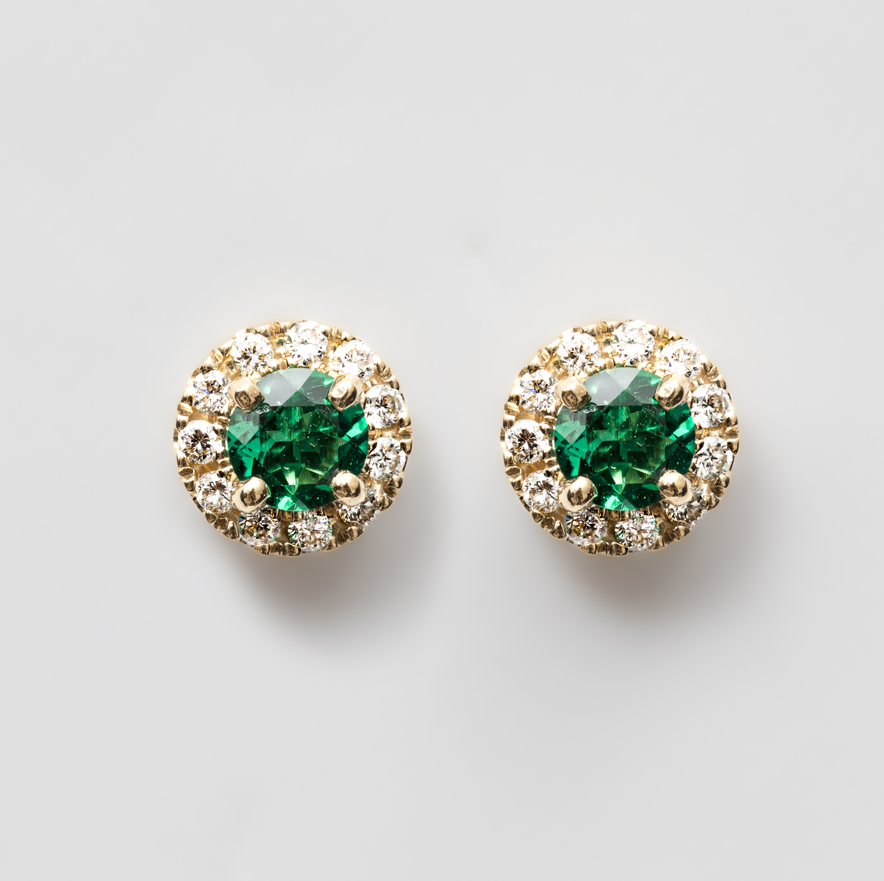 18ct Yellow Gold Round Brilliant Lab Emerald Diamond Halo Stud Earrings (0.50ct)