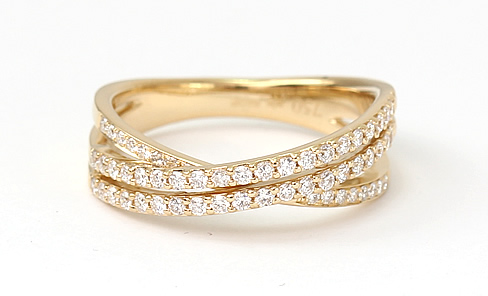 Crossover yellow gold ring