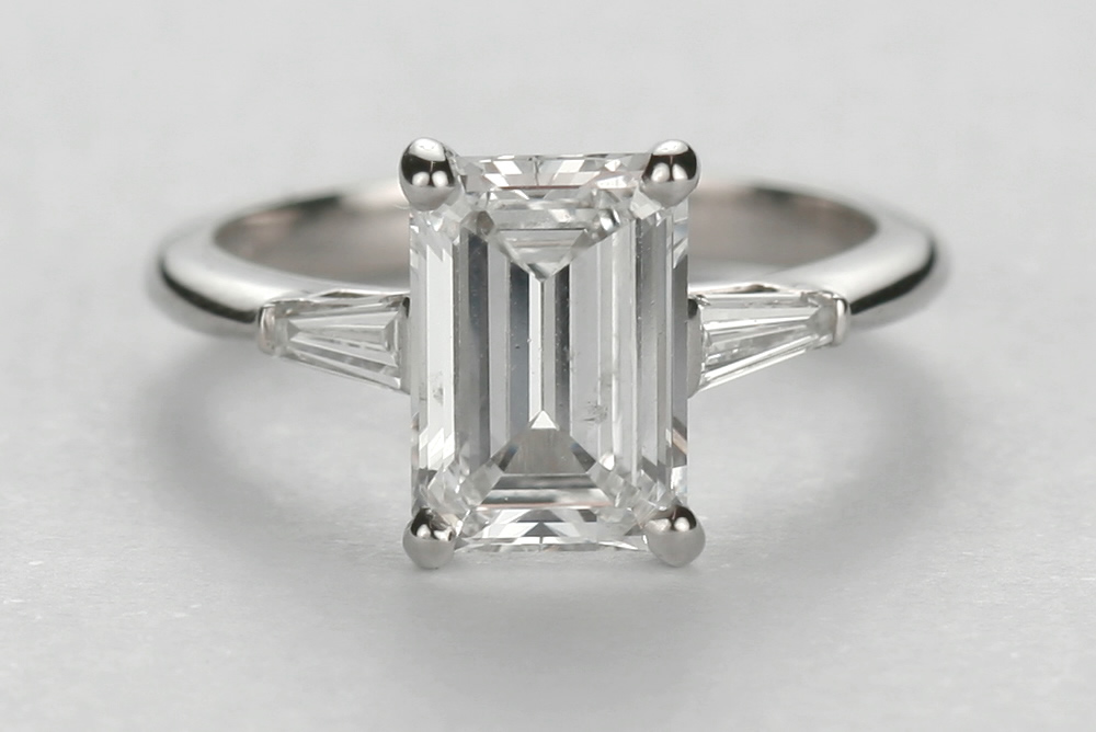 emerald cut engagement ring 