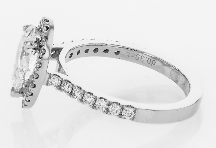 Pear diamond engagement ring 