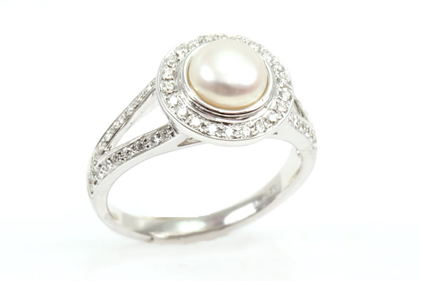 pearl and diamond halo ring 